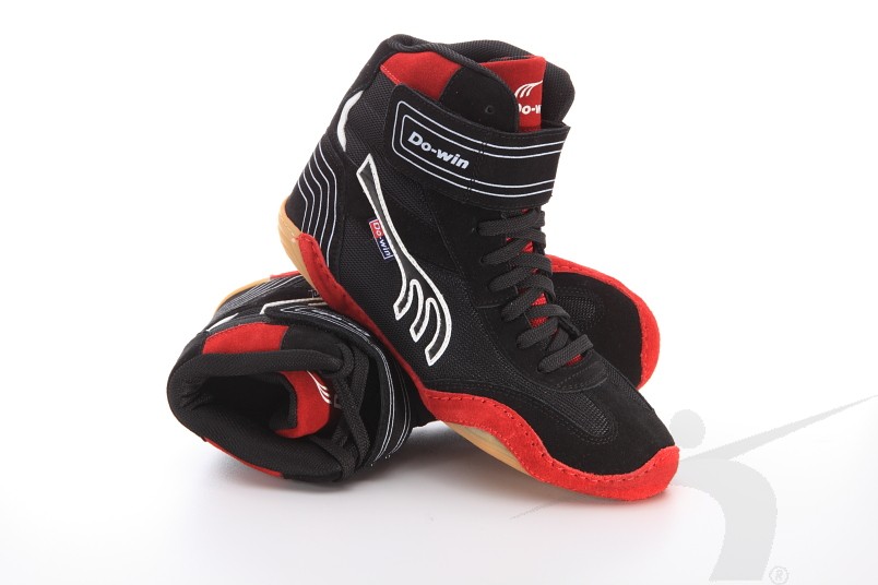 J6211A (buty zapaśnicze, czarno-czerwone) J6211A (buty zapaśnicze, czarno-czerwone)