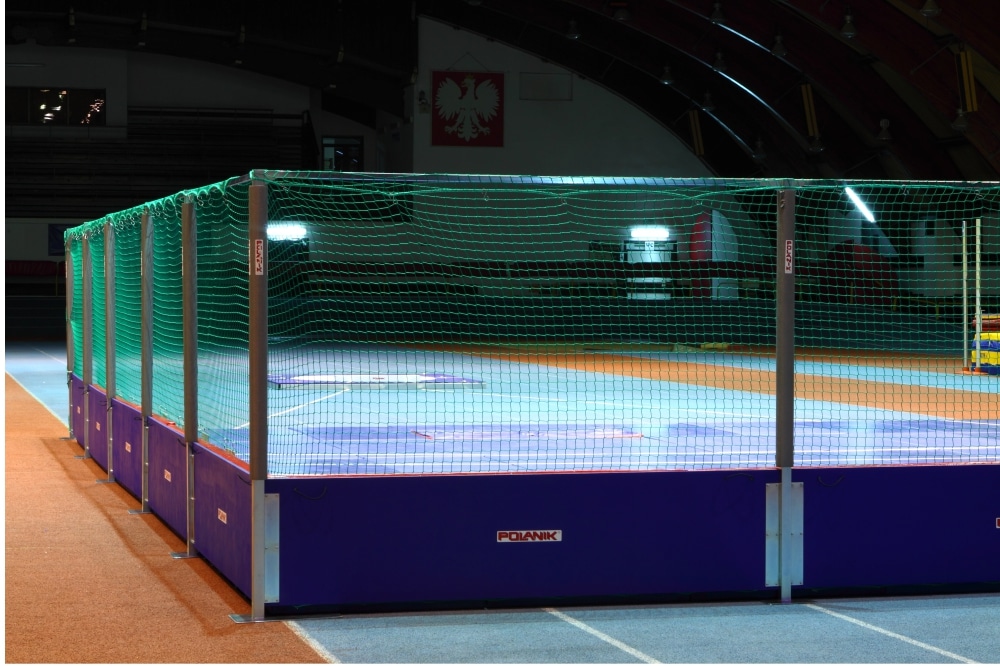 BO-308/4 (bariera ochronna do pchnięcia kulą w hali wys. 4 m) BO-308/4 (bariera ochronna do pchnięcia kulą w hali wys. 4 m)