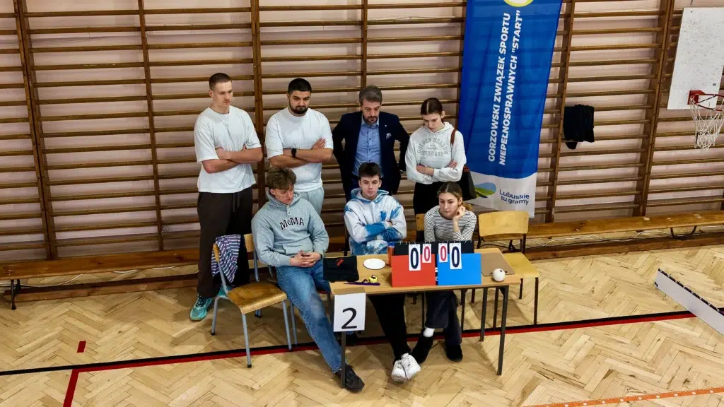 Studenci AWF wspierający organizację turnieju bocci w Gorzowie