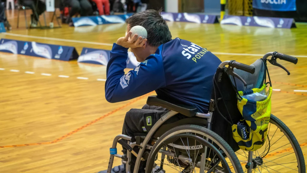 Bartosz Urbański ze SSR Start Poznań podczas meczu boccia na Mistrzostwach Polski 2025.