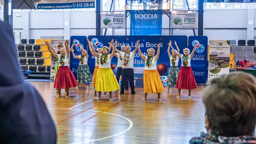 Występ taneczny grupy Nani Ke Ola podczas Mistrzostw Polski Boccia 2025 w Wągrowcu