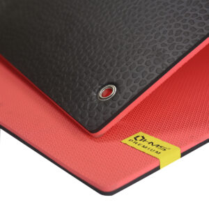 Mfk03 red-black mata fitness klubowa z otworami hms premium