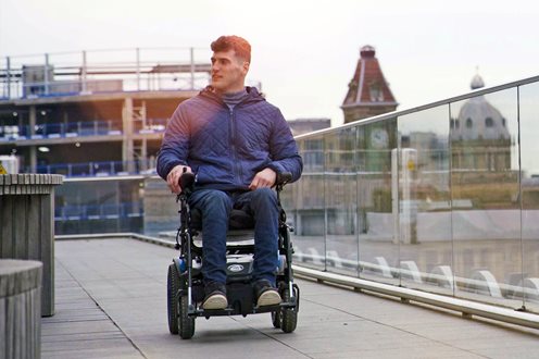 Quickie q200 r wÓzek elektryczny z napĘdem na tylne koŁa