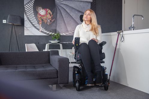 Quickie q300 m mini wÓzek elektryczny z napĘdem na Środkowe koŁa