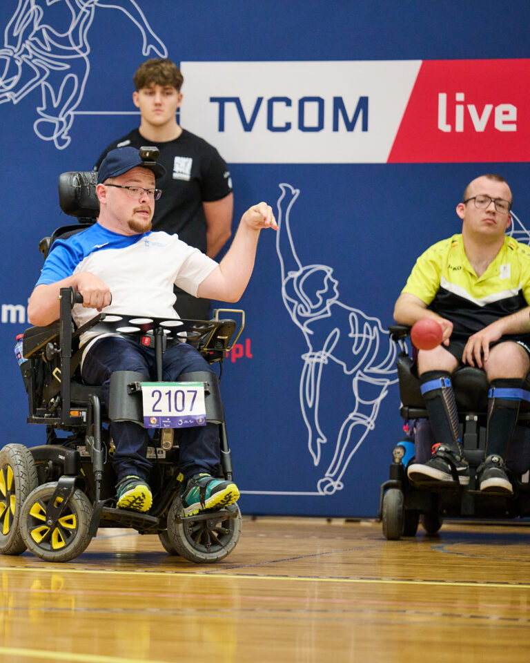 Asystent zawodnika BC3 przy rampie – Poznań 2026 World Boccia Challenger