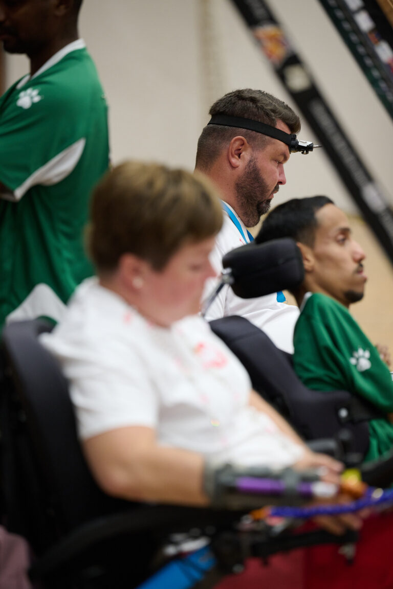 Asystent zawodnika BC3 przy rampie – Poznań 2026 World Boccia Challenger