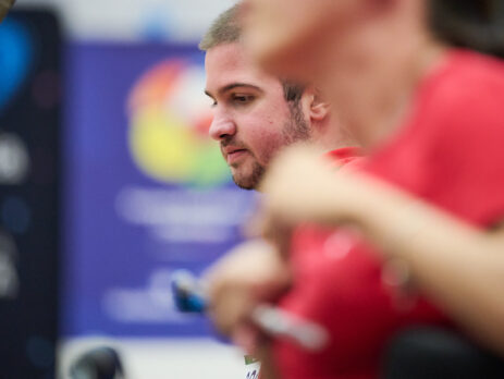 Asystent zawodnika BC3 przy rampie – Poznań 2026 World Boccia Challenger