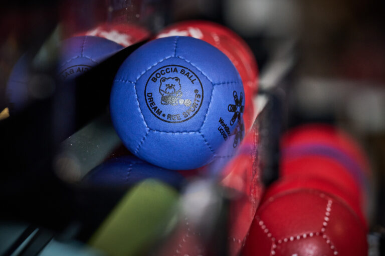Asystent zawodnika BC3 przy rampie – Poznań 2026 World Boccia Challenger