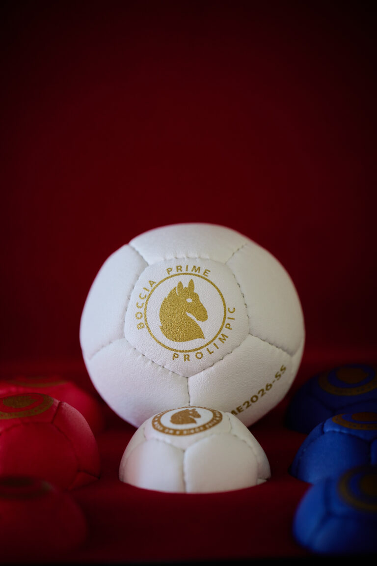 Zawodnik boccia w trakcie rzutu – Poznań 2026 World Boccia Challenger