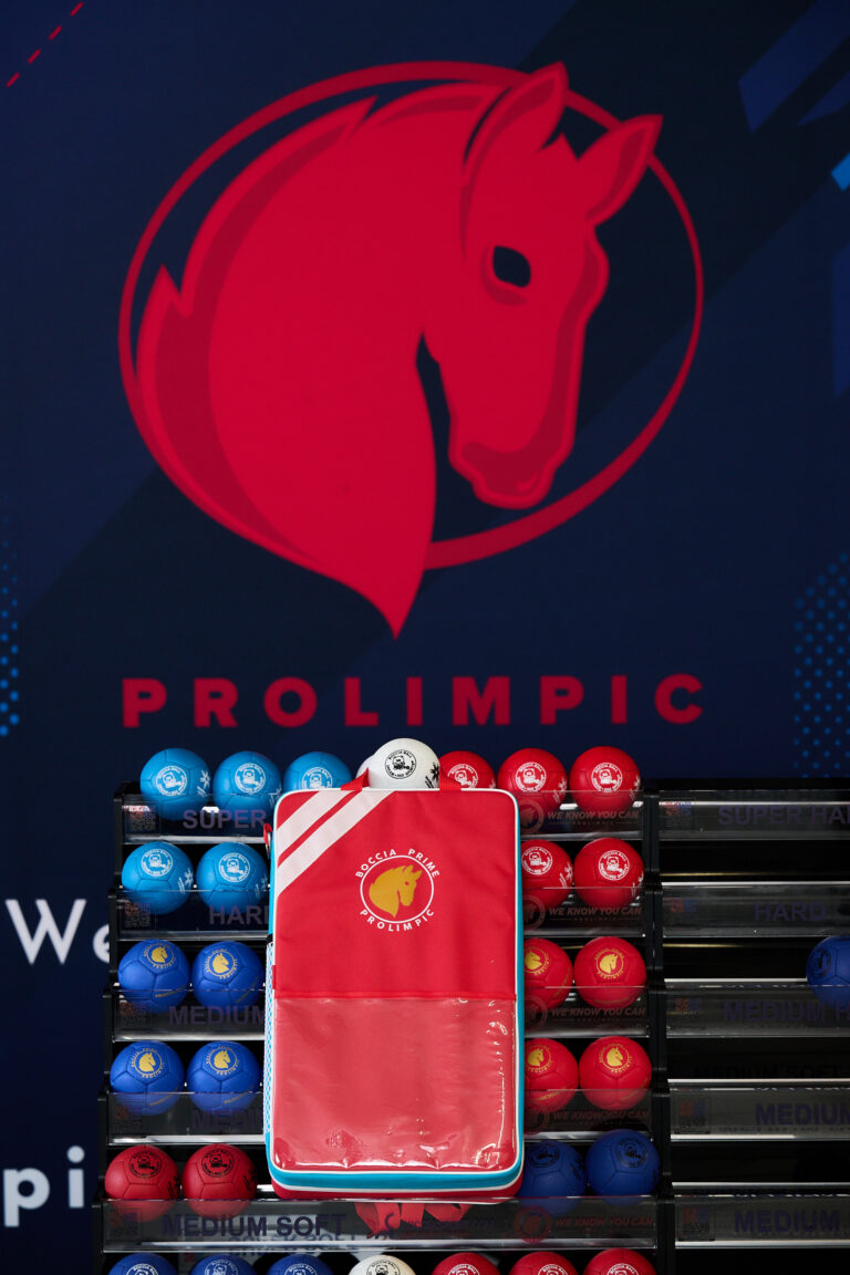 Zawodnik boccia w trakcie rzutu – Poznań 2026 World Boccia Challenger