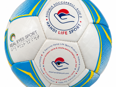 Dźwiękowa piłka nożna Handi Life Sport rozmiar 3 z logo Real Eyes Sport i napisem w alfabecie Braille'a