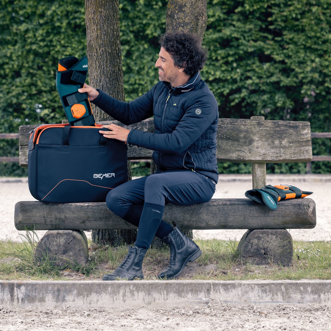 Koń z założonym zestawem BEMER Horse-Set