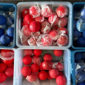 Bile do boccii z outletu – czerwone, niebieskie i białe
