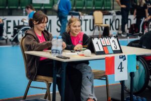 Sędziowie przy tablicy wyników – Bielsko-Biała, wrzesień 2026