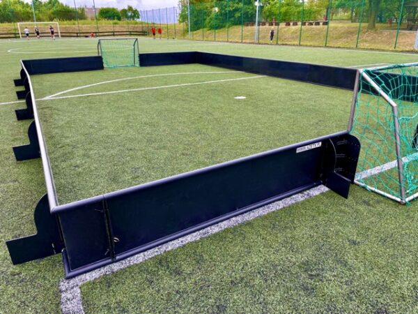 Banda całoroczna do piłki nożnej Football50 Shark HDPE – moduł 2 m