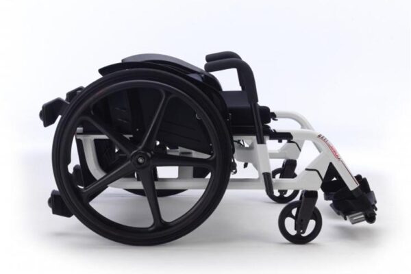 Invacare Action Ampla – wózek inwalidzki beriatryczny – zdjęcie 2