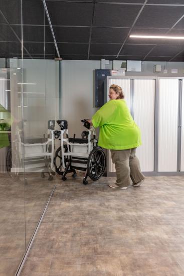 Invacare Action Ampla – wózek inwalidzki beriatryczny – zdjęcie 6