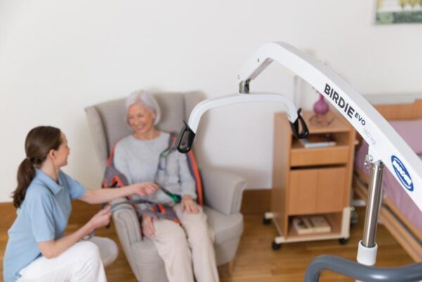 Invacare Birdie Evo Compact – podnośnik transportowo-kąpielowy – zdjęcie 5