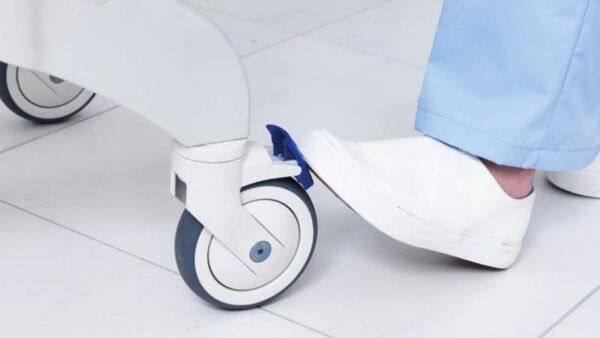 Invacare Ocean Ergo 5" – wózek toaletowy-prysznicowy – zdjęcie 6