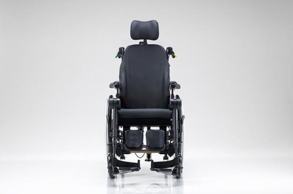 Invacare REA Clematis PRO – wózek inwalidzki pasywny – zdjęcie 3