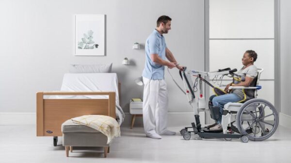 Invacare ISA – podnośnik pionizujący ułatwiający wstawanie – zdjęcie 4